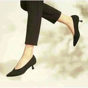 Vivaia Stella Kitten Heel - Size 9.5 | Chic, Comfortable, & Sustainable! 🌿